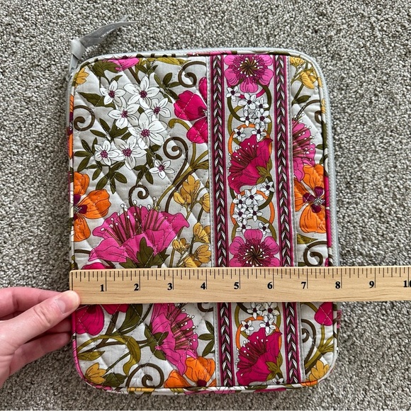 Vera Bradley Tablet Sleeve in Tea Garden 8 x 10 - Picture 6 of 7